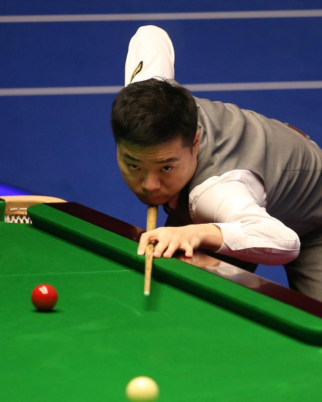 据接近俱乐 据接近俱乐